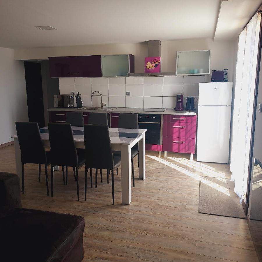 Au Petit Bois Magique Apartment Payrac Bagian luar foto