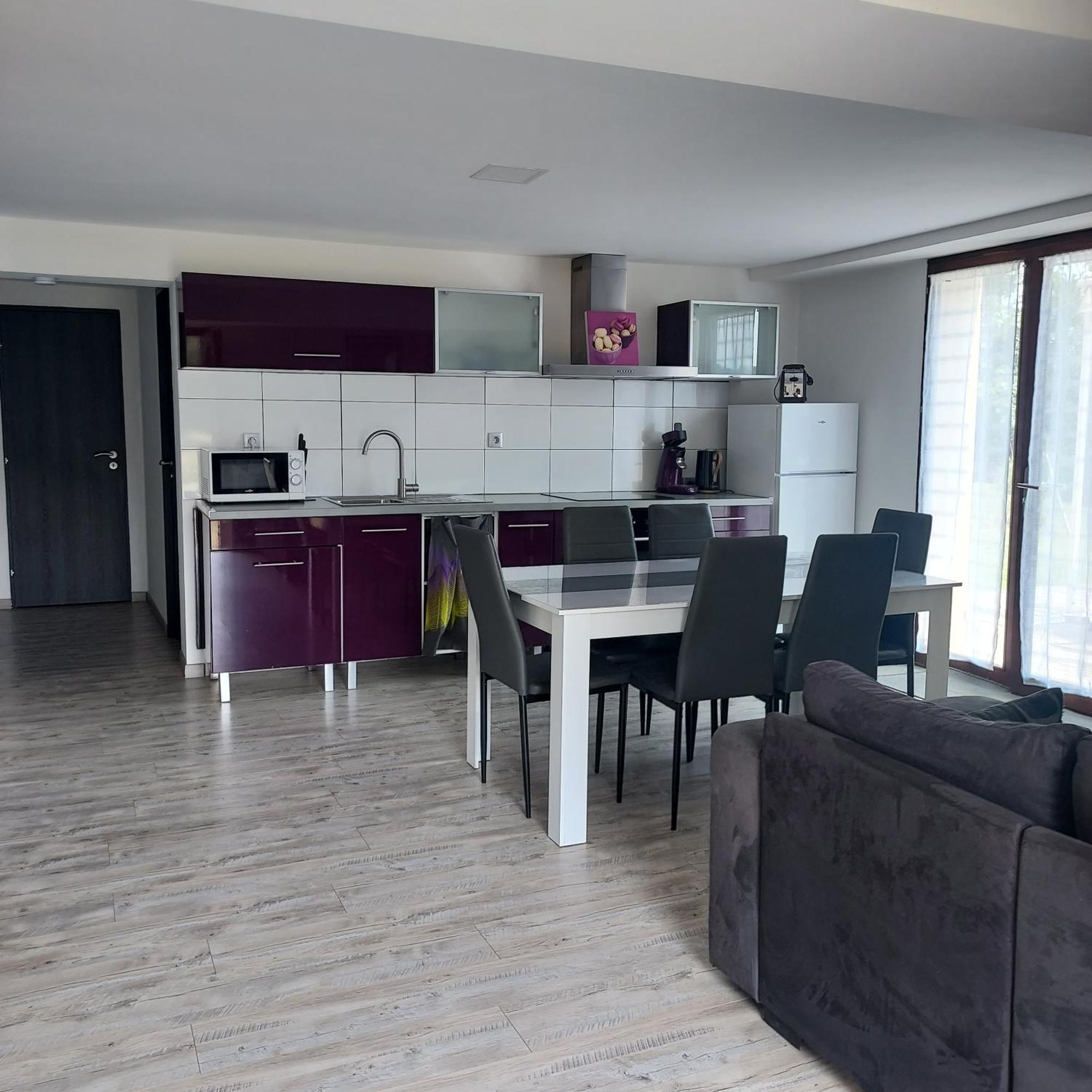 Au Petit Bois Magique Apartment Payrac Bagian luar foto